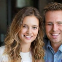 Πορτρέτο χαμογελαστού ζευγαριού